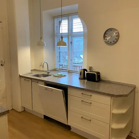 Frederiksberg 76 *